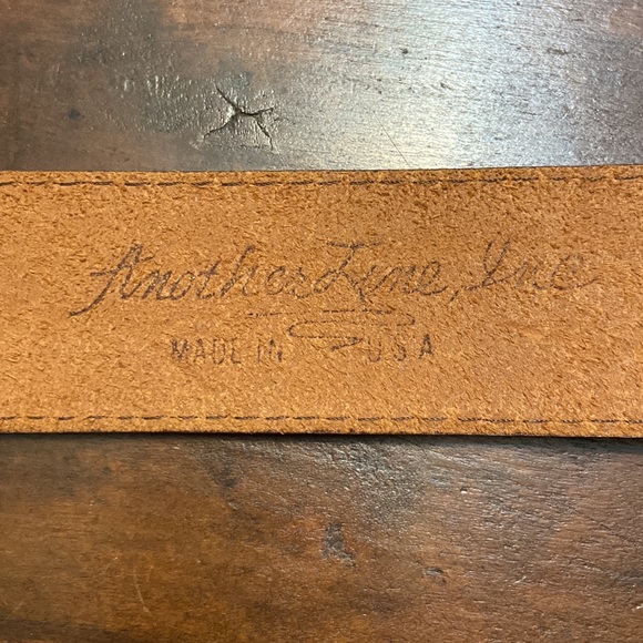 Brown Leather Mens / Womens 1 1/2” Wide Belt Excellent Used Condition- Size 30 - Picture 7 of 13